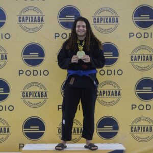 Contemplada pelo Bolsa Atleta, lutadora conquista ouro na Copa Pódio de jiu-jitsu