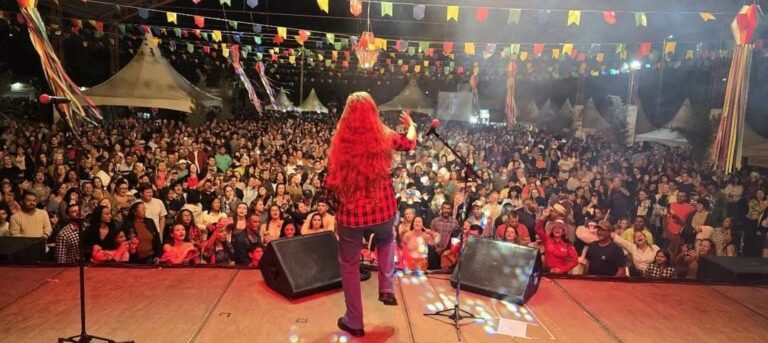 Puxa o fole sanfoneira: Primeiro São João de Marilândia é sucesso com show de Bia Socek