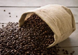 Mercado do café opera com cautela diante de possível tarifa dos EUA