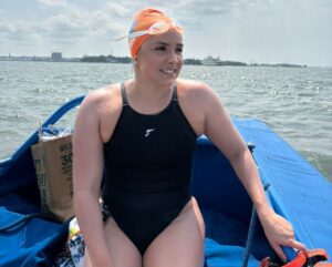 Thaís Sant’Ana é a primeira mulher capixaba a completar a volta à ilha de Manhattan