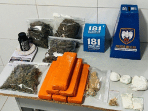 12º BPM apreende mais de 5 kg de drogas em operação no Chapadão do 15 em Linhares