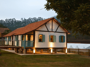 Ronaldo Barbosa orienta artesãos em projeto de design em Venda Nova do Imigrante